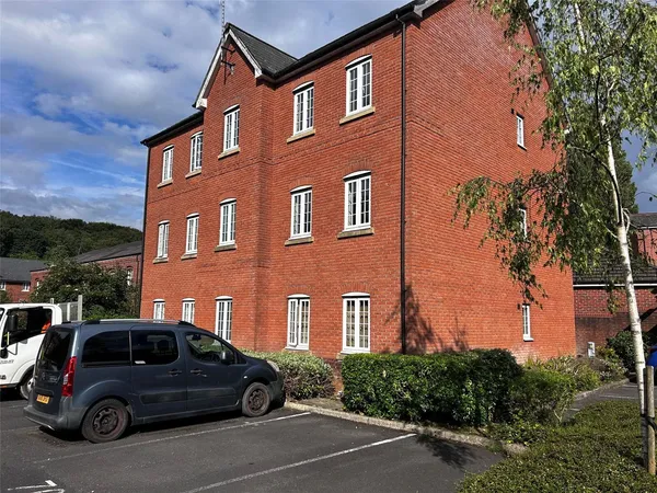 Mill Court Drive, Radcliffe, Manchest...