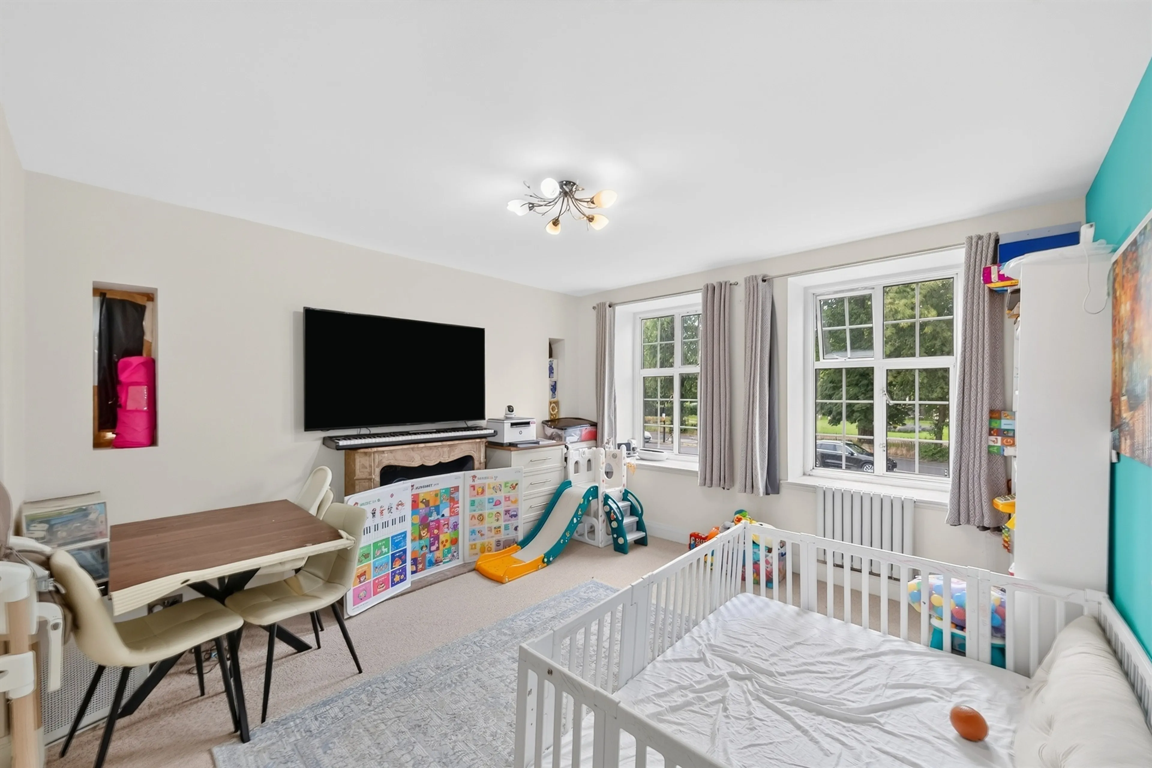 Property at Heathfield Terrace, Chiswick, London