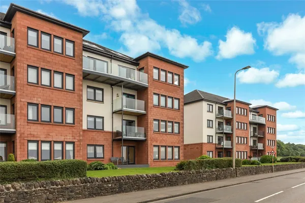The Shores, Skelmorlie, PA17