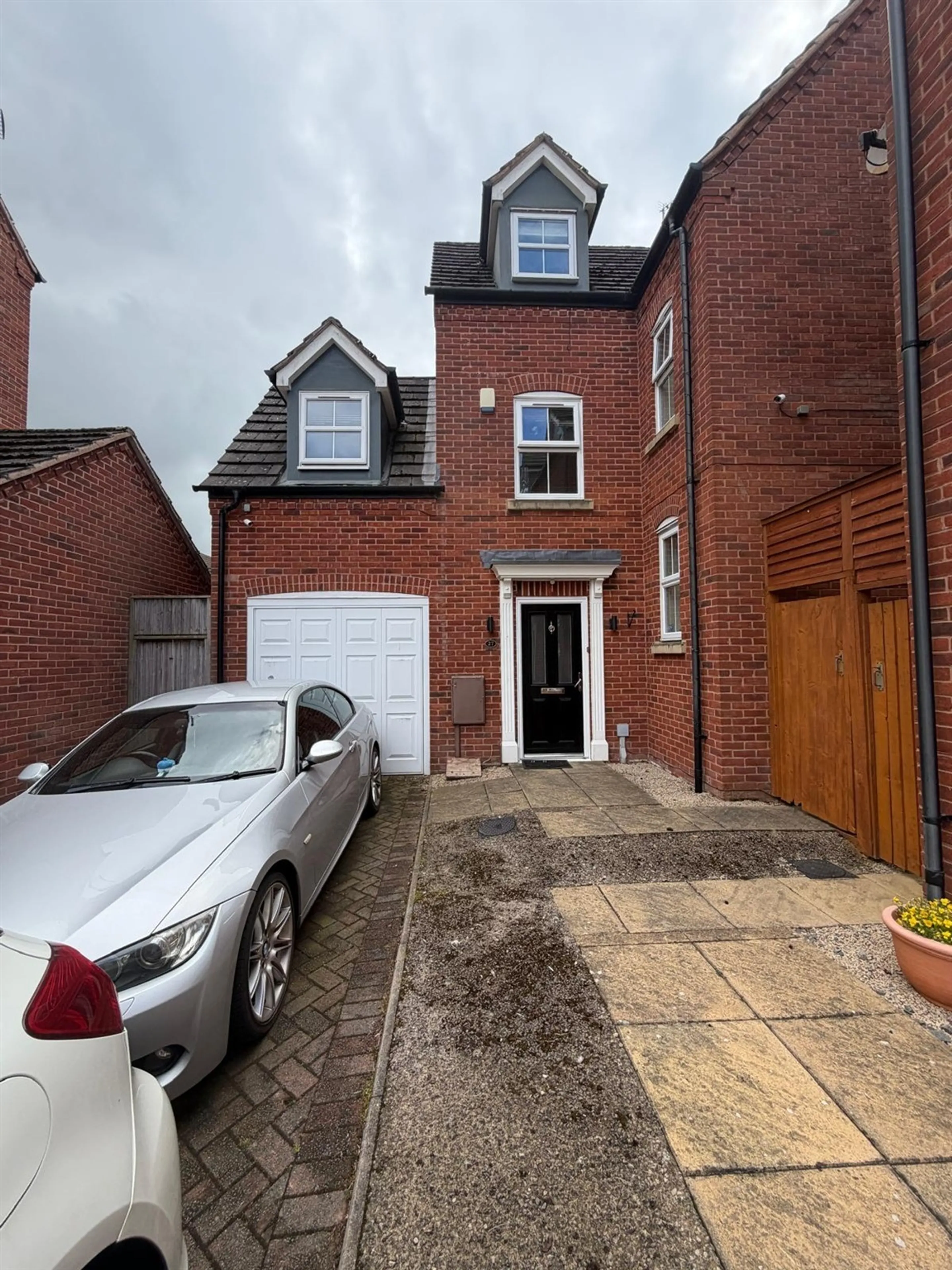 Property photo 0