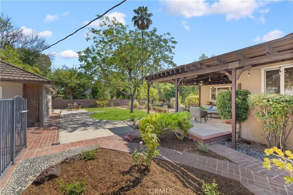 166 W Las Flores Ave, Arcadia, CA 91007