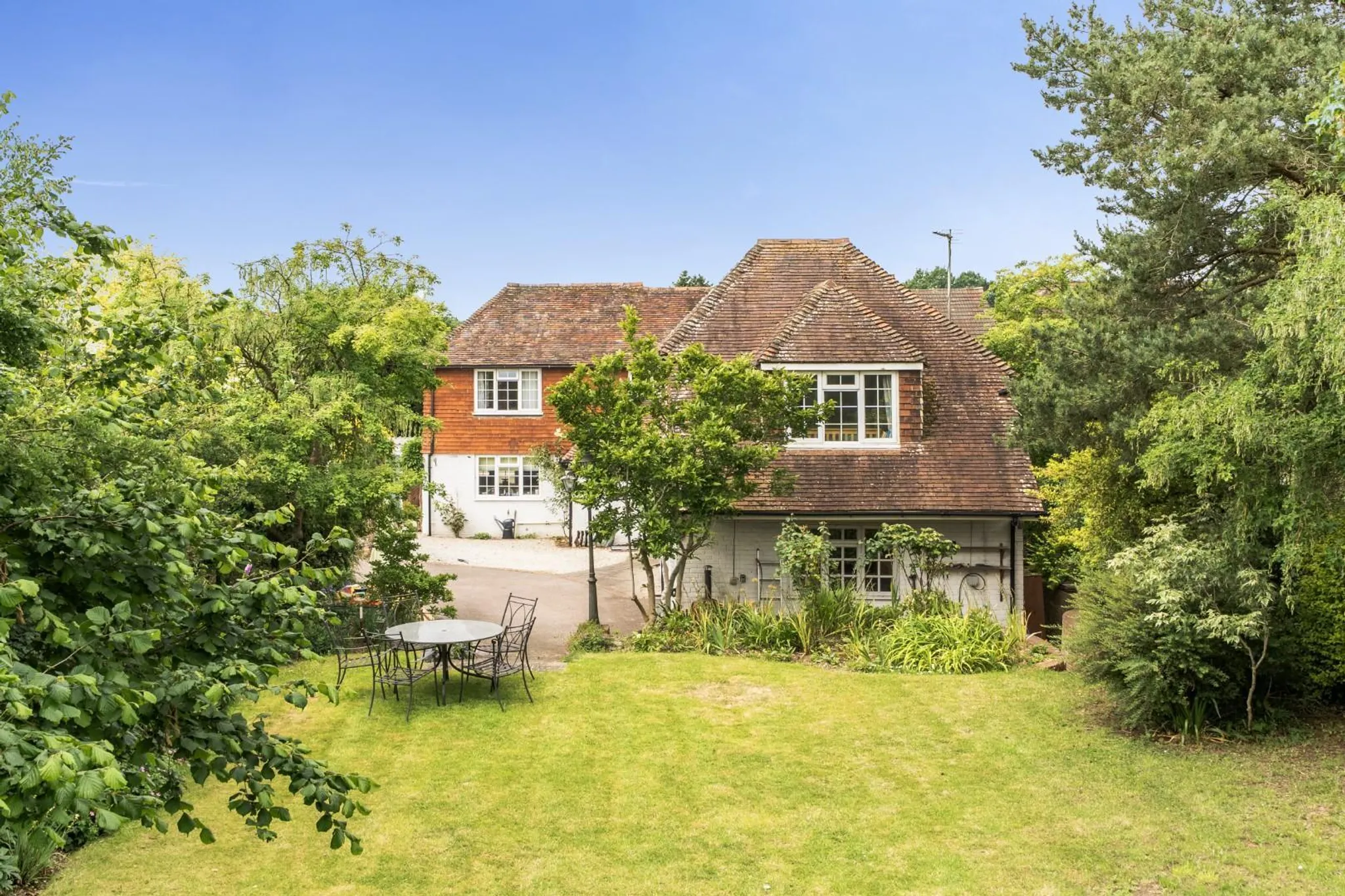 Upper Vicarage Road, Kennington, TN24 9AH