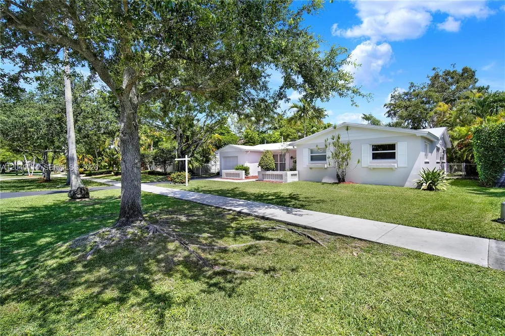 10435 SW 96th St, Miami, FL 33176