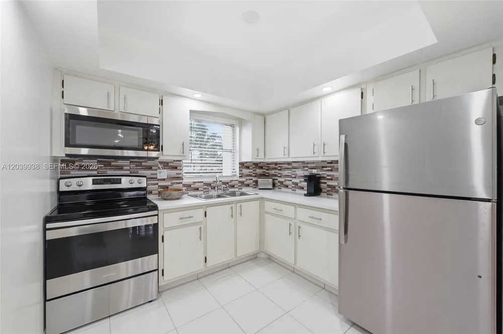 2894 Crosley Dr E, West Palm Beach, FL 33415