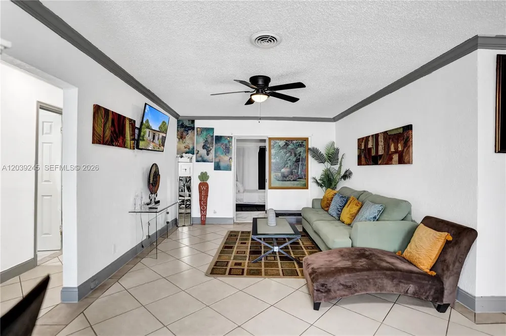 6280 SW 8th Pl, North Lauderdale, FL 33068