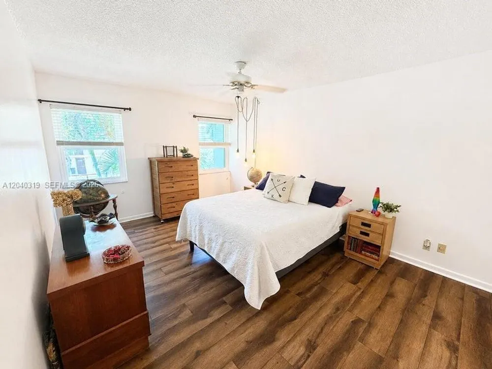 860 SE 6th Ave, Deerfield Beach, FL 33441