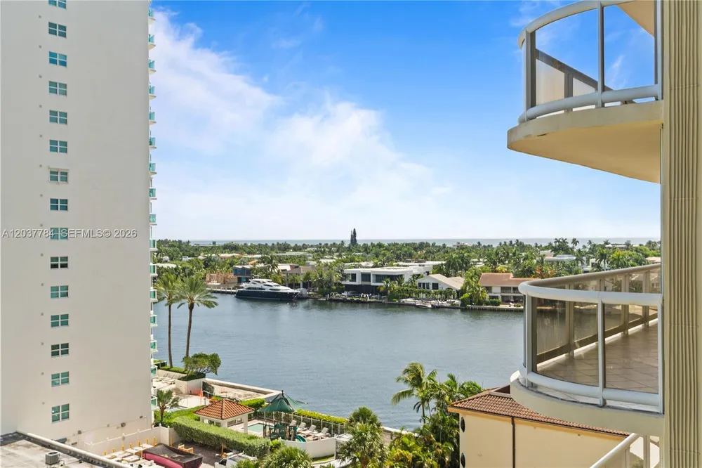 20191 E Country Club Dr, Aventura, FL 33180