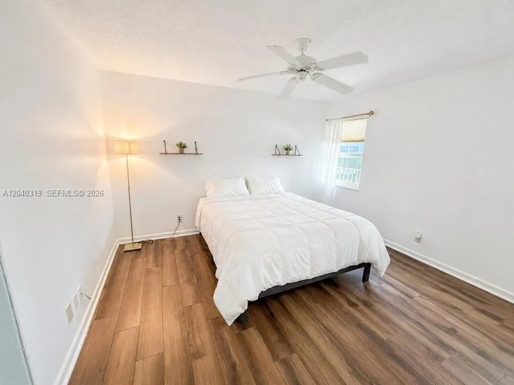 860 SE 6th Ave, Deerfield Beach, FL 33441