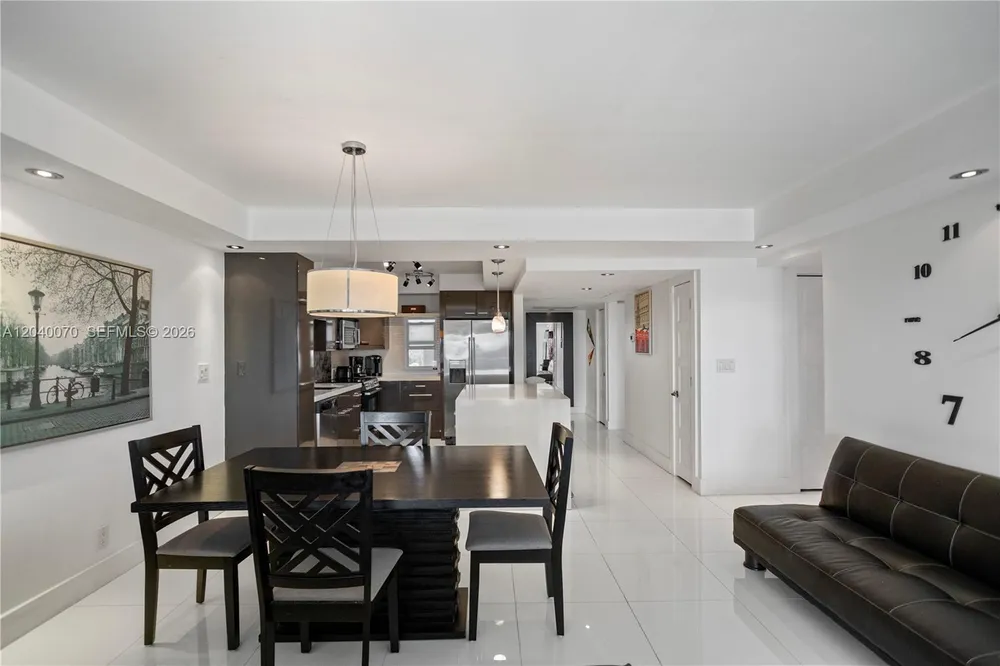 3050 N Palm Aire Dr, Pompano Beach, FL 33069