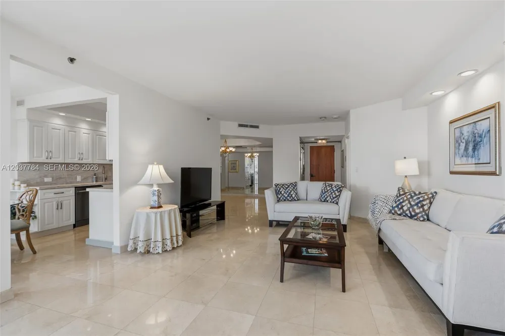 20191 E Country Club Dr, Aventura, FL 33180