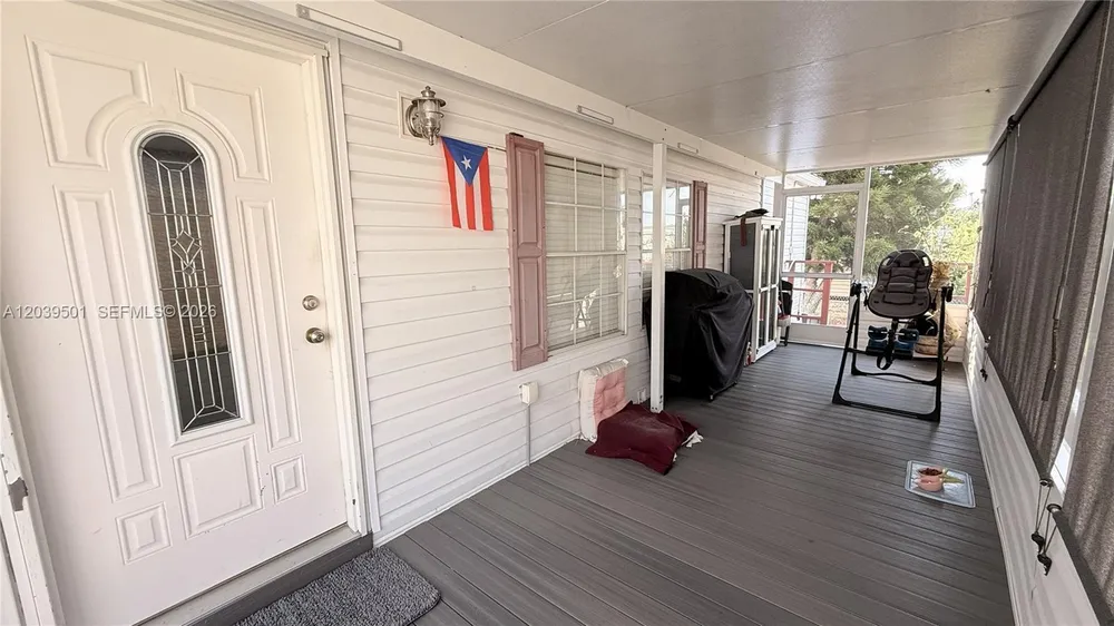 8631 SW 18th Pl, Davie, FL 33324