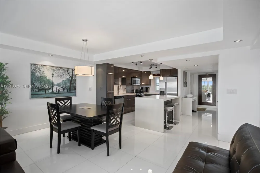 3050 N Palm Aire Dr, Pompano Beach, FL 33069