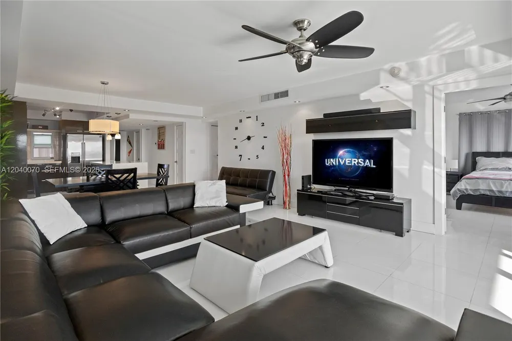 3050 N Palm Aire Dr, Pompano Beach, FL 33069