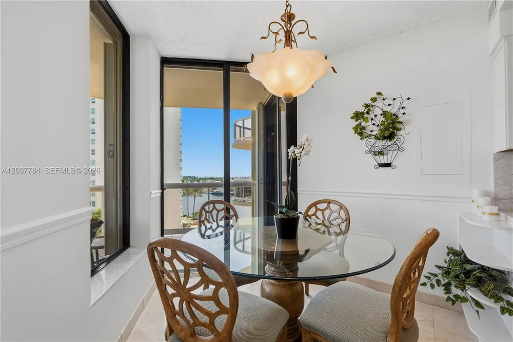 20191 E Country Club Dr, Aventura, FL 33180