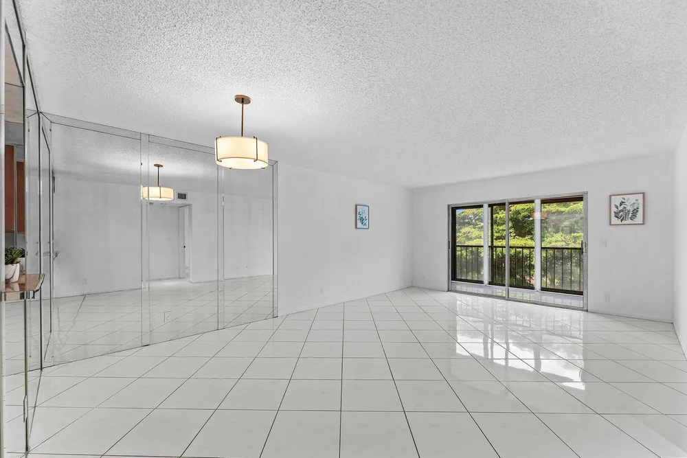 7301 Amberly Ln, Delray Beach, FL 33446