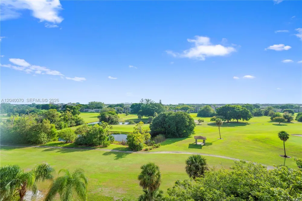 3050 N Palm Aire Dr, Pompano Beach, FL 33069