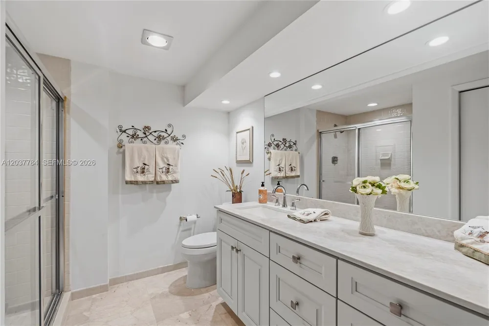20191 E Country Club Dr, Aventura, FL 33180