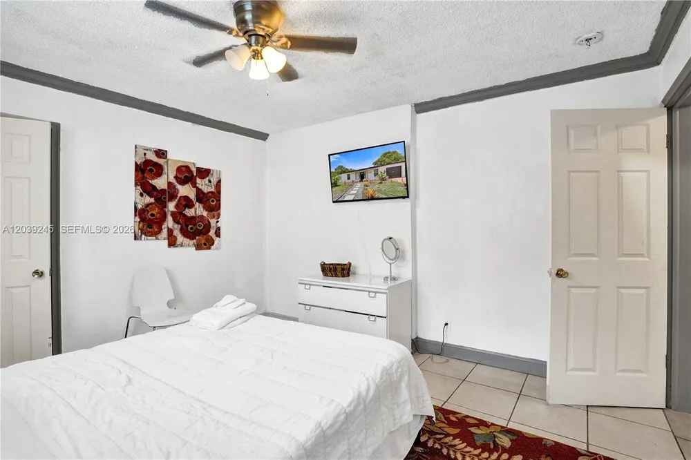 6280 SW 8th Pl, North Lauderdale, FL 33068