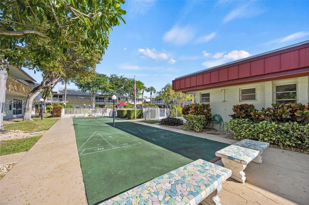 860 SE 6th Ave, Deerfield Beach, FL 33441
