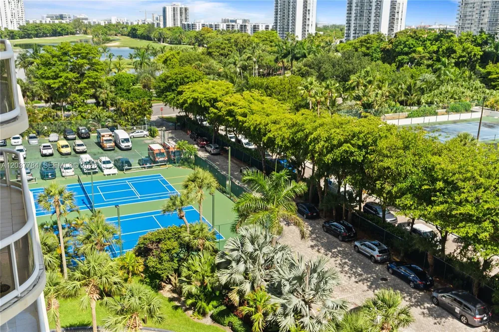 20191 E Country Club Dr, Aventura, FL 33180