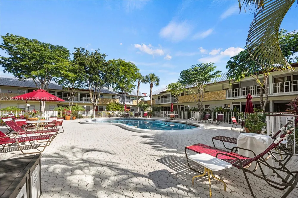 860 SE 6th Ave, Deerfield Beach, FL 33441