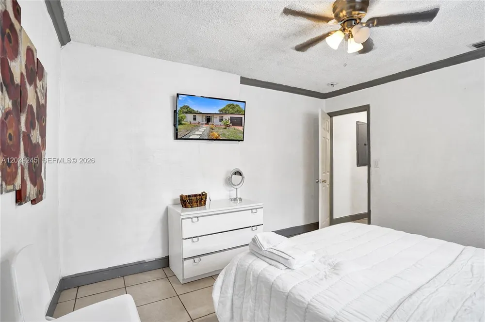 6280 SW 8th Pl, North Lauderdale, FL 33068