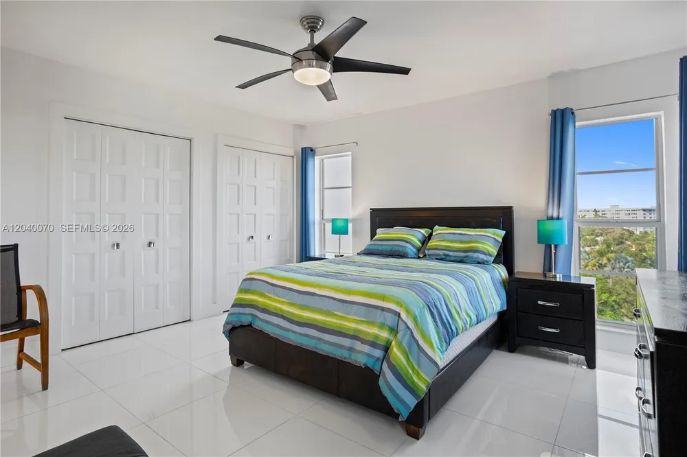 3050 N Palm Aire Dr, Pompano Beach, FL 33069