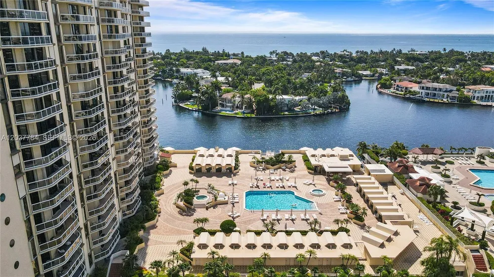 20191 E Country Club Dr, Aventura, FL 33180