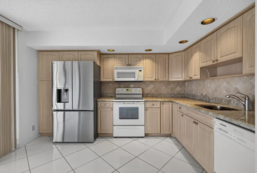 5340 Las Verdes Circle, Delray Beach, FL 33484