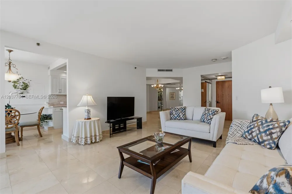 20191 E Country Club Dr, Aventura, FL 33180