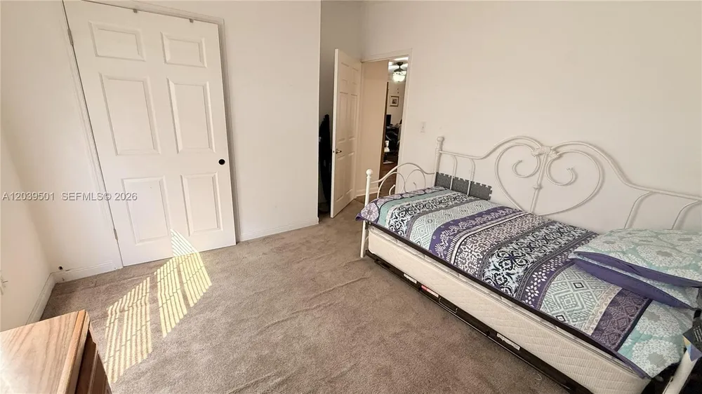 8631 SW 18th Pl, Davie, FL 33324