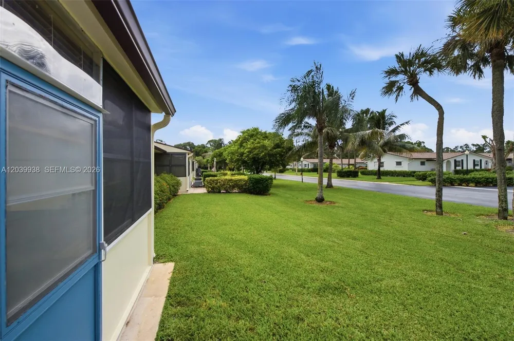 2894 Crosley Dr E, West Palm Beach, FL 33415