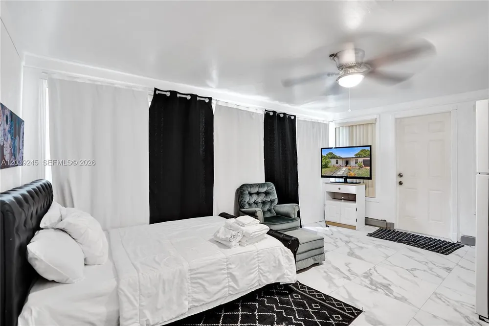 6280 SW 8th Pl, North Lauderdale, FL 33068