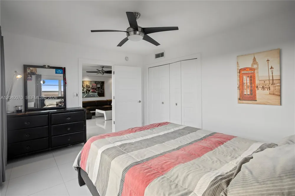 3050 N Palm Aire Dr, Pompano Beach, FL 33069
