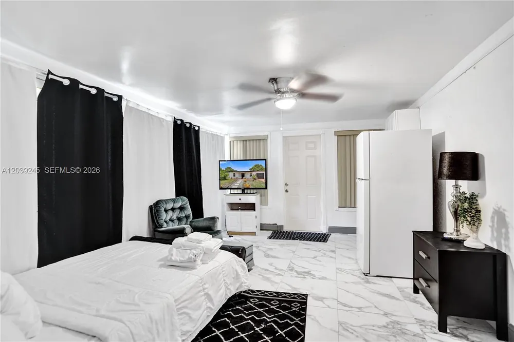 6280 SW 8th Pl, North Lauderdale, FL 33068