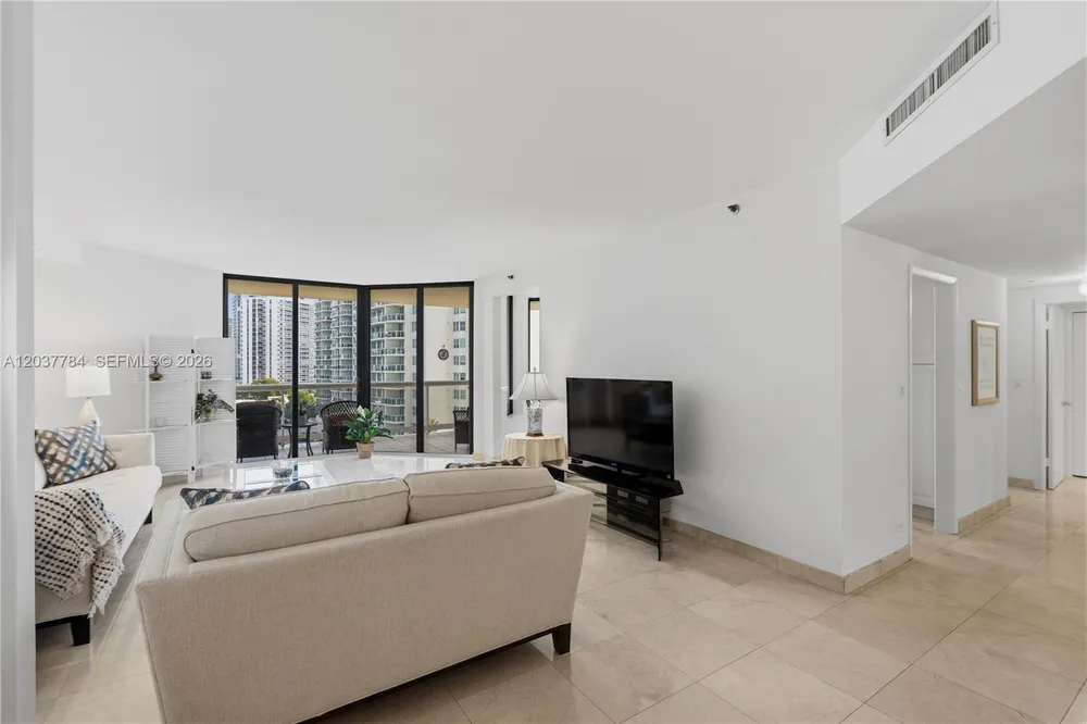 20191 E Country Club Dr, Aventura, FL 33180