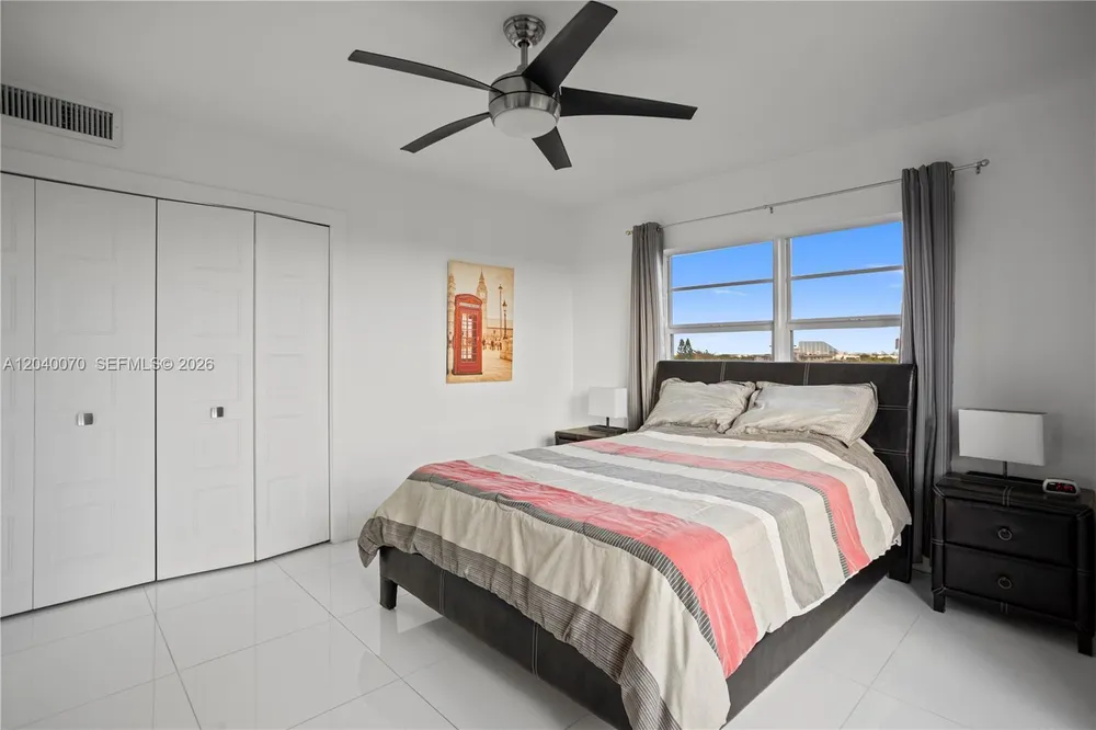 3050 N Palm Aire Dr, Pompano Beach, FL 33069