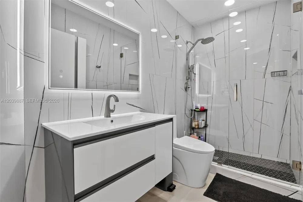 16233 Opal Creek Dr, Weston, FL 33331