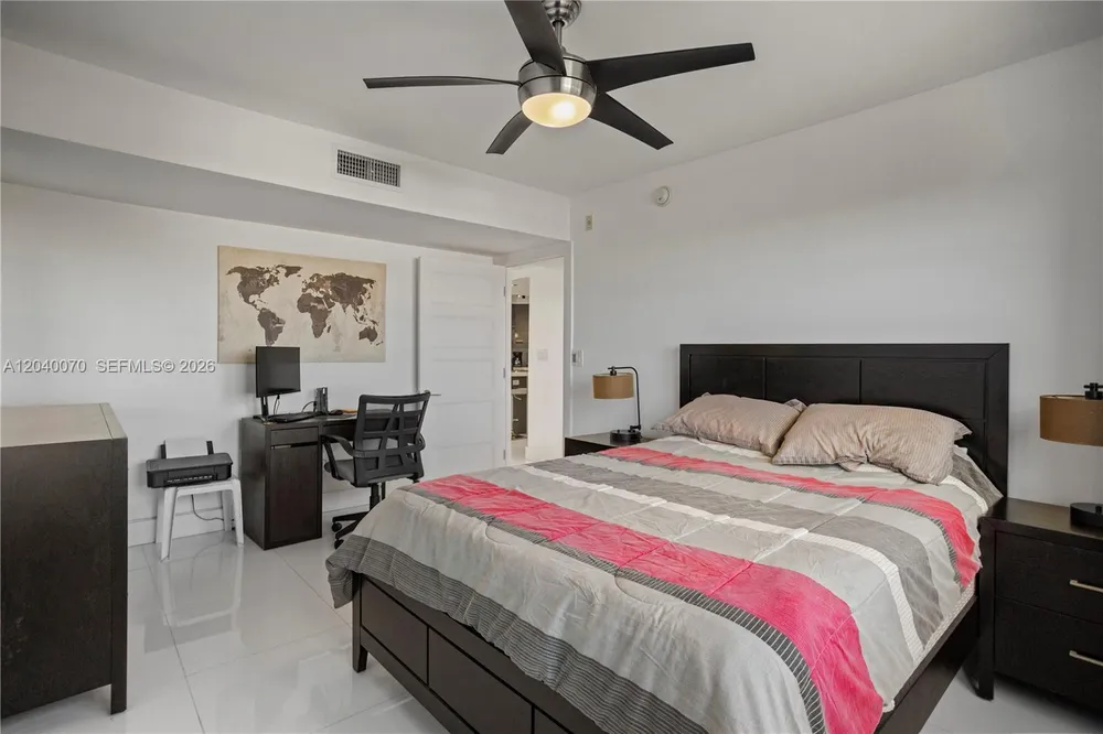 3050 N Palm Aire Dr, Pompano Beach, FL 33069