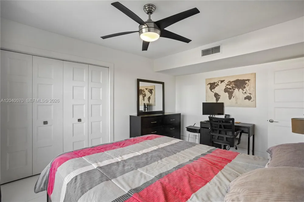 3050 N Palm Aire Dr, Pompano Beach, FL 33069