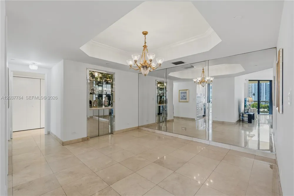 20191 E Country Club Dr, Aventura, FL 33180