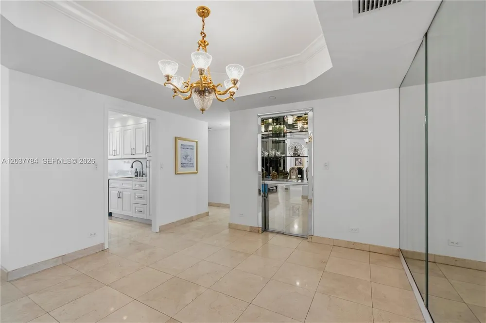 20191 E Country Club Dr, Aventura, FL 33180