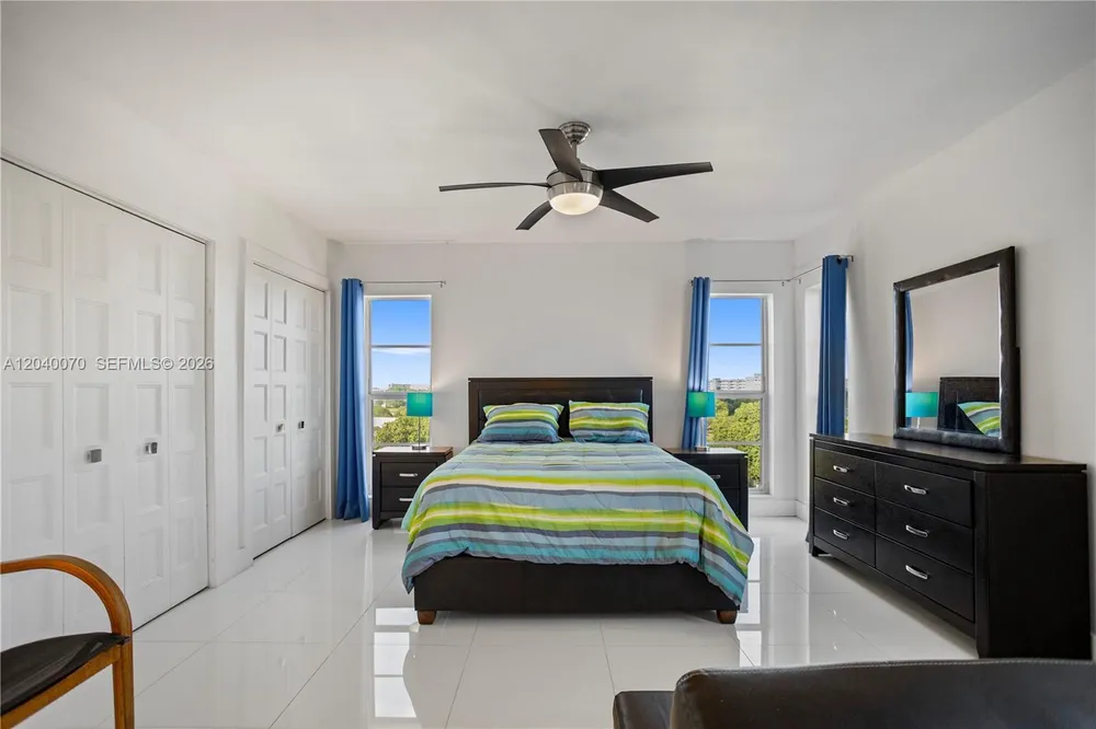 3050 N Palm Aire Dr, Pompano Beach, FL 33069