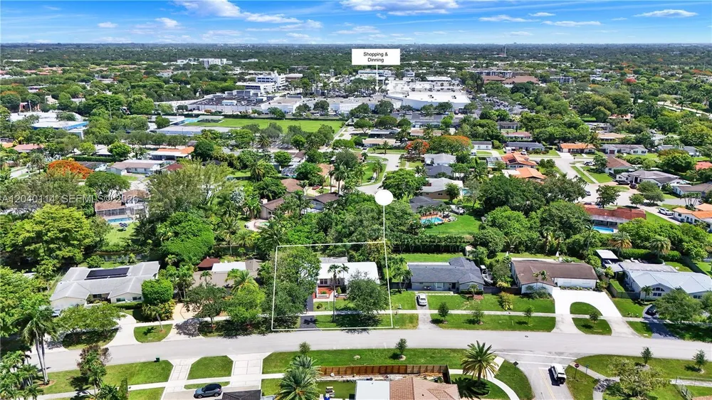 10435 SW 96th St, Miami, FL 33176