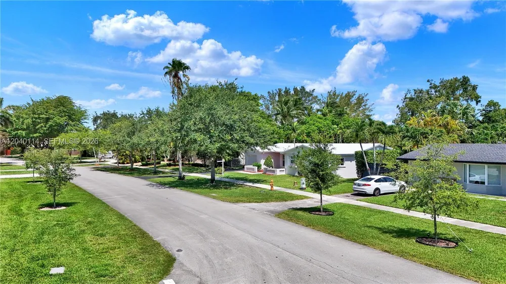 10435 SW 96th St, Miami, FL 33176
