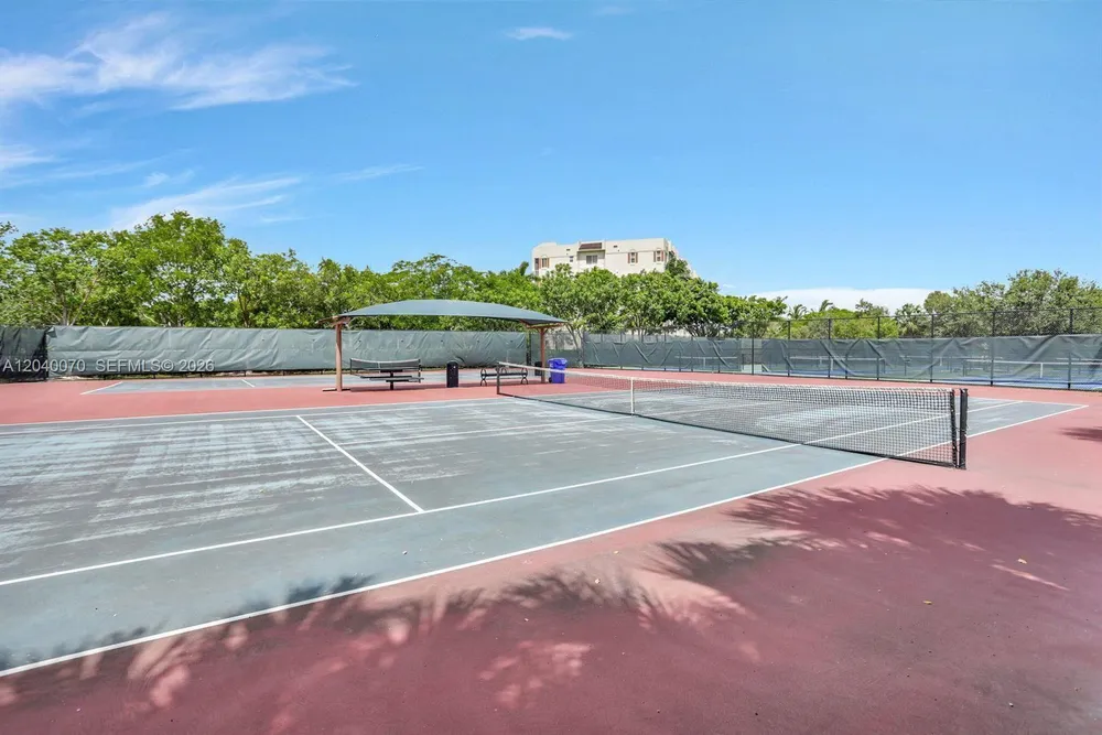 3050 N Palm Aire Dr, Pompano Beach, FL 33069