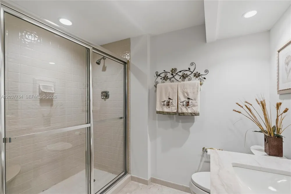 20191 E Country Club Dr, Aventura, FL 33180