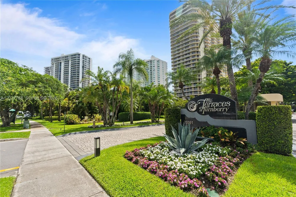 20191 E Country Club Dr, Aventura, FL 33180