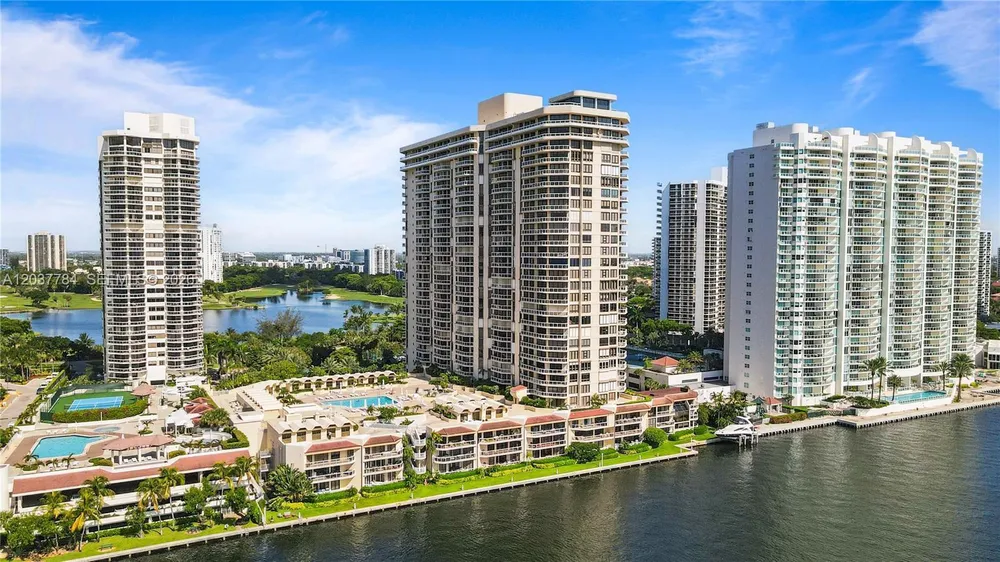 20191 E Country Club Dr, Aventura, FL 33180