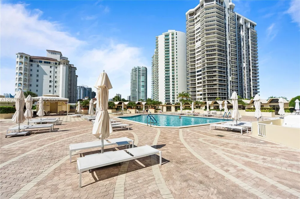 20191 E Country Club Dr, Aventura, FL 33180